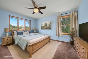 DSC03332 virtually staged.jpeg