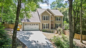 Home is situated off the road providing maiximum privacy!