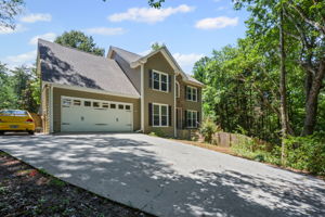 Lake Run on Lanier is minutes from several boat launches!