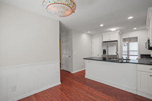 Large space for a breakfast table!