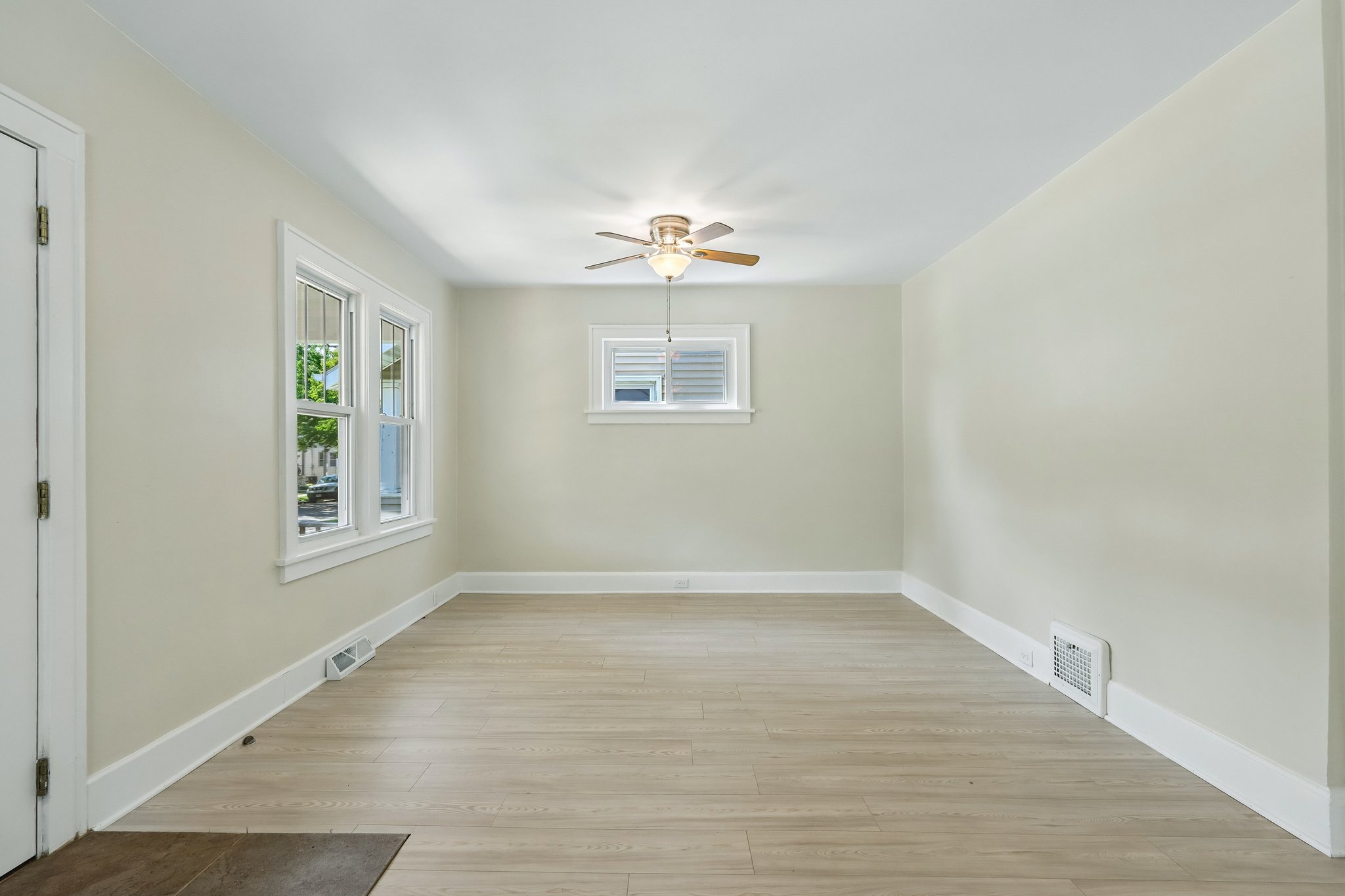 21st Ave-S2307-013.jpg
