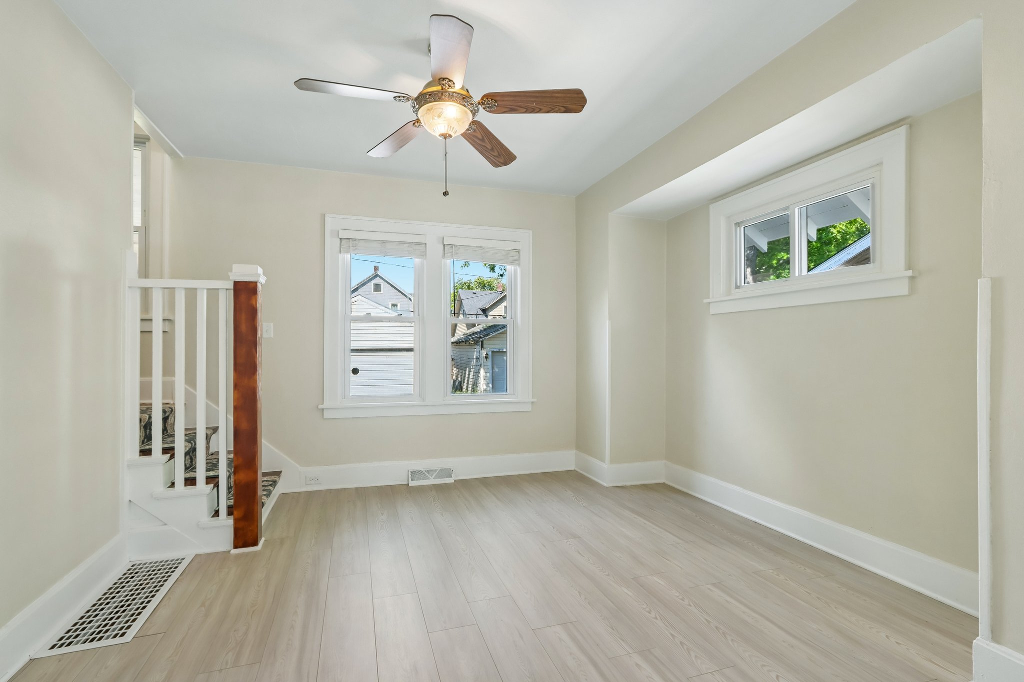 21st Ave-S2307-015.jpg