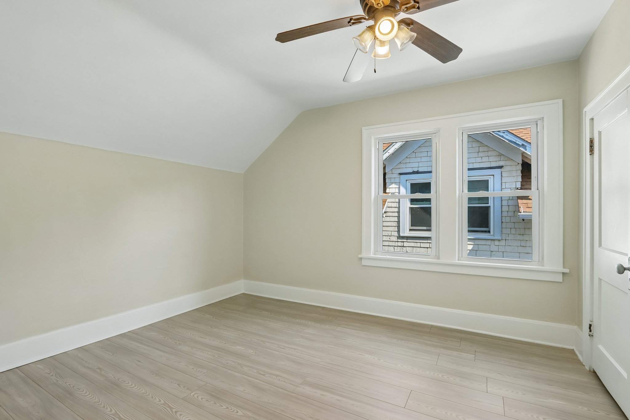 21st Ave-S2307-022.jpg