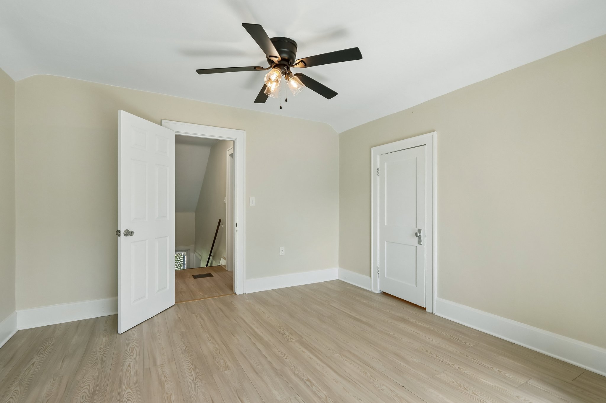 21st Ave-S2307-033.jpg