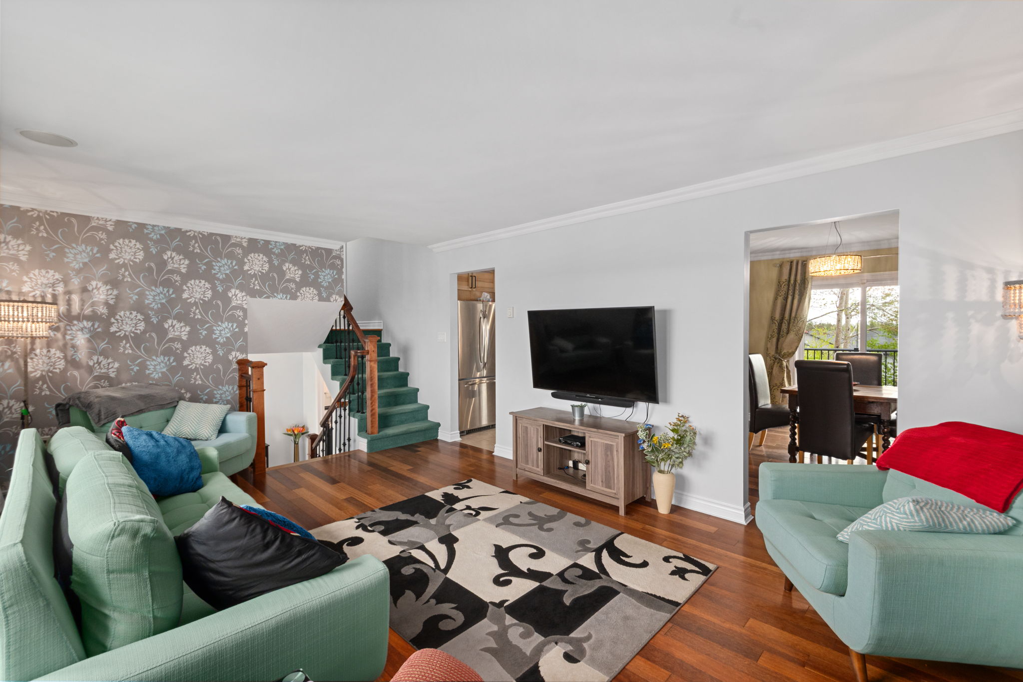  Photo 99