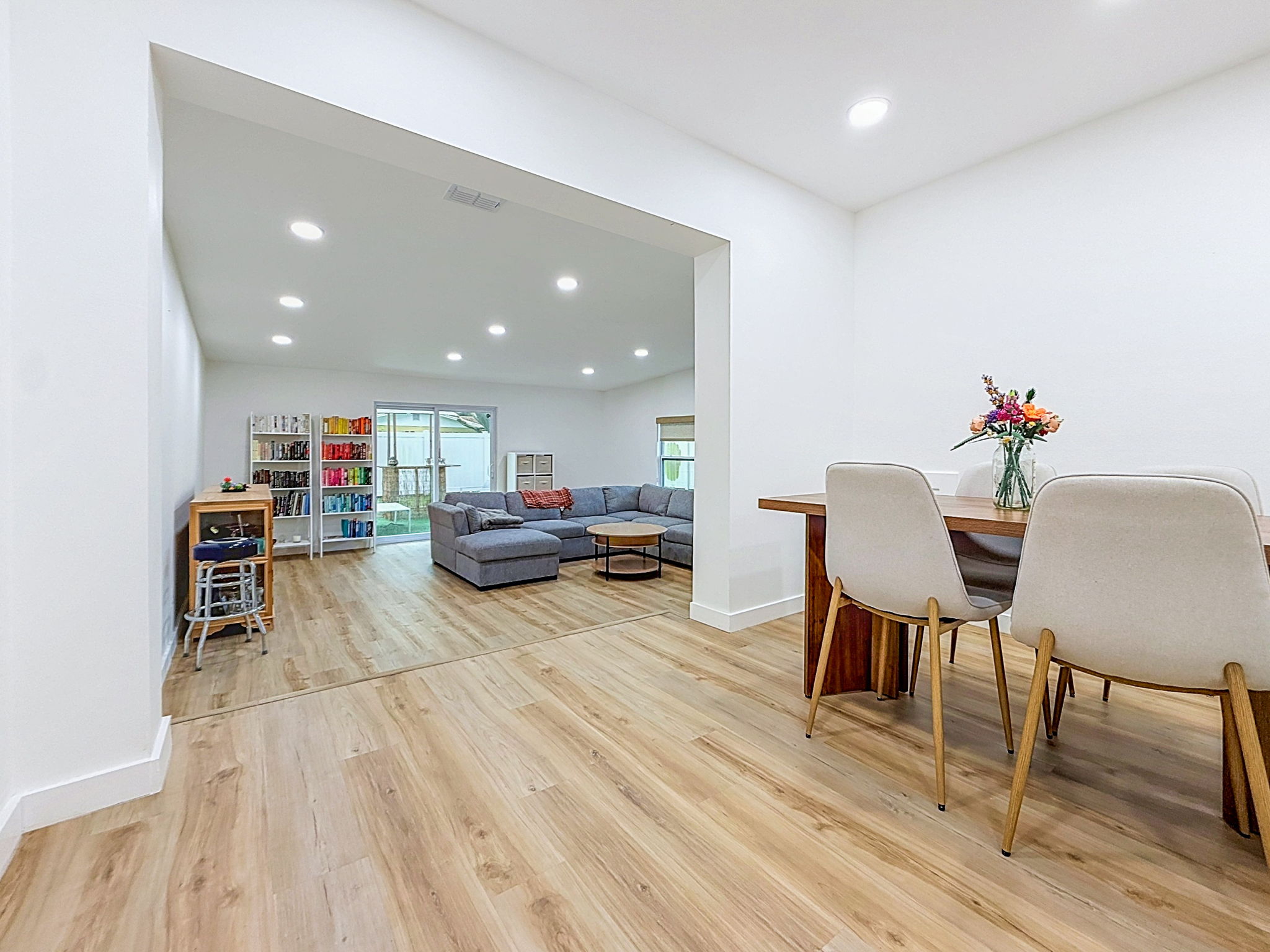  Photo 53