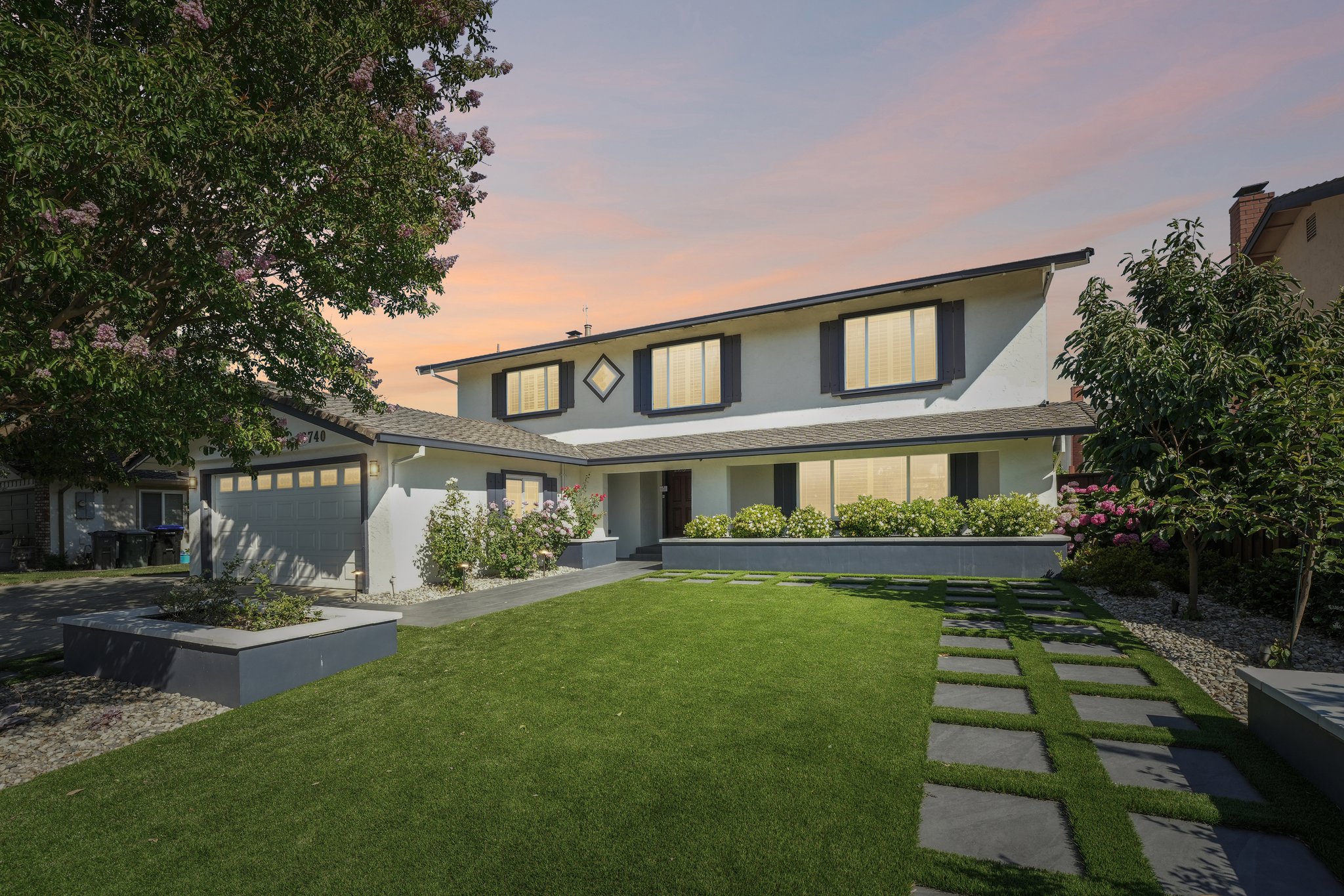 Dusk Picture of Front