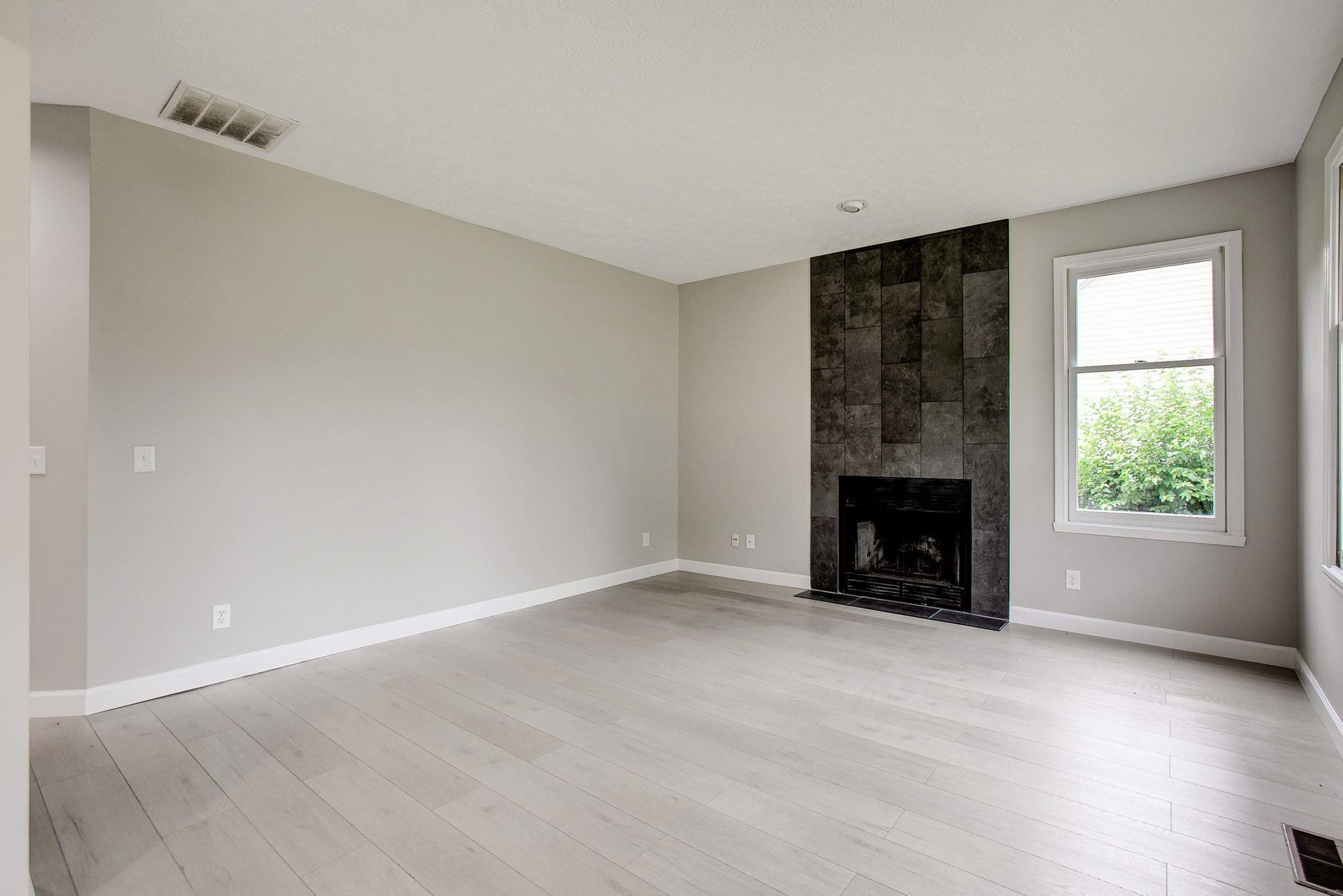 6743 Bluffgrove Dr, Indianapolis, IN 46278, USA Photo 14