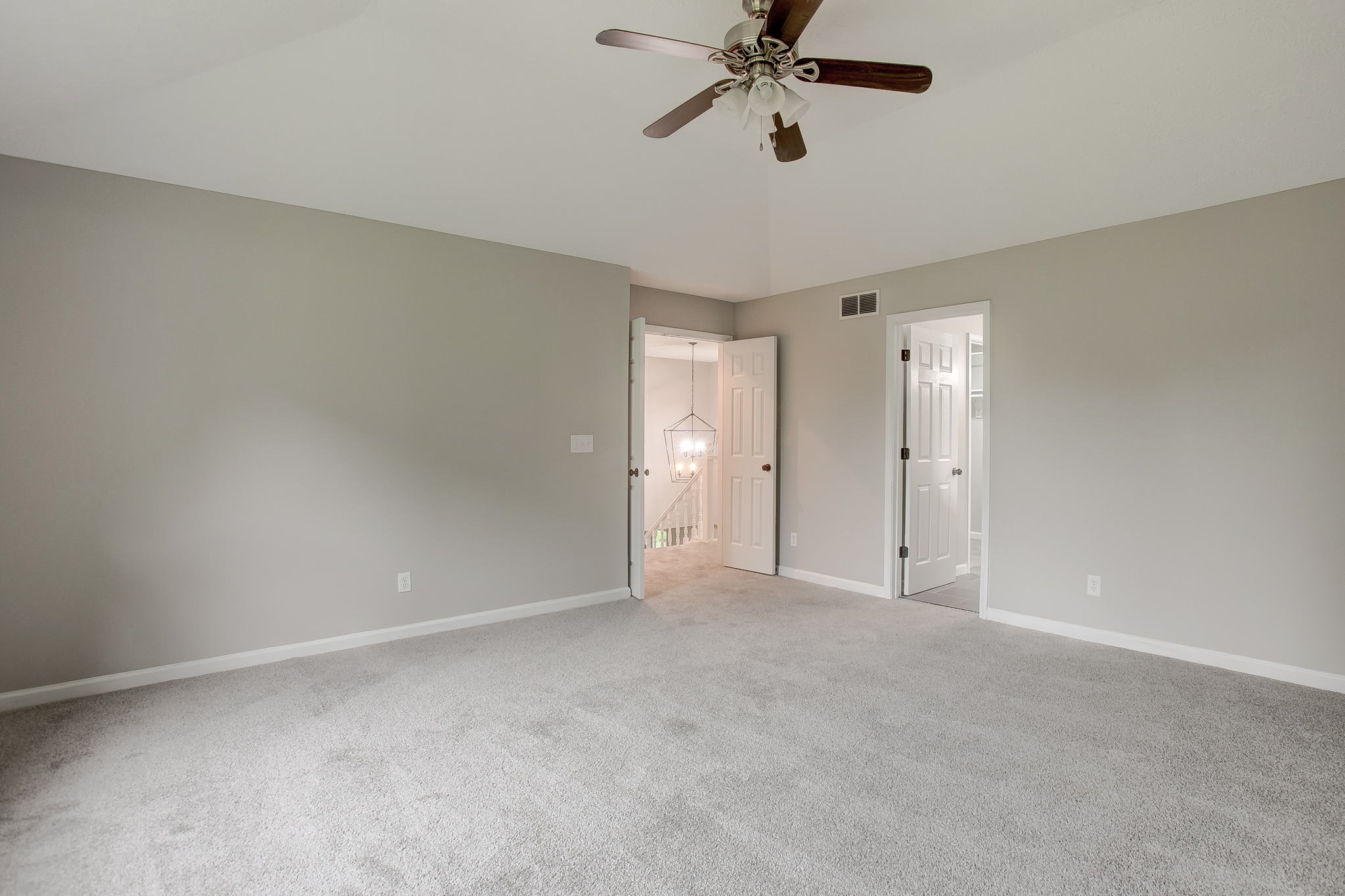 6743 Bluffgrove Dr, Indianapolis, IN 46278, USA Photo 35