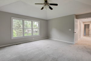 6743 Bluffgrove Dr, Indianapolis, IN 46278, USA Photo 35