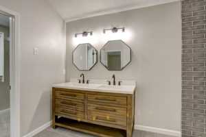 6743 Bluffgrove Dr, Indianapolis, IN 46278, USA Photo 37