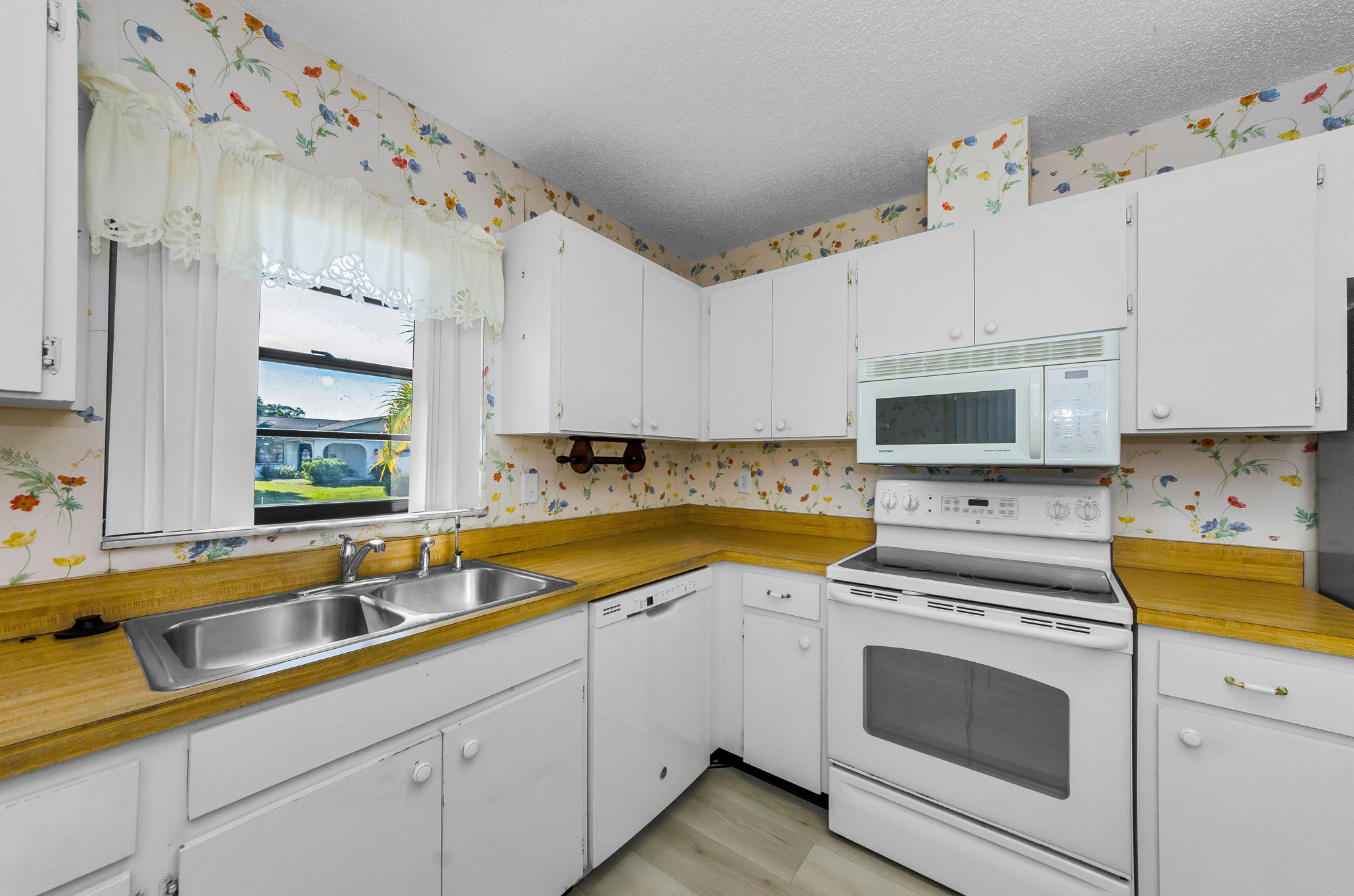 Kitchen 3