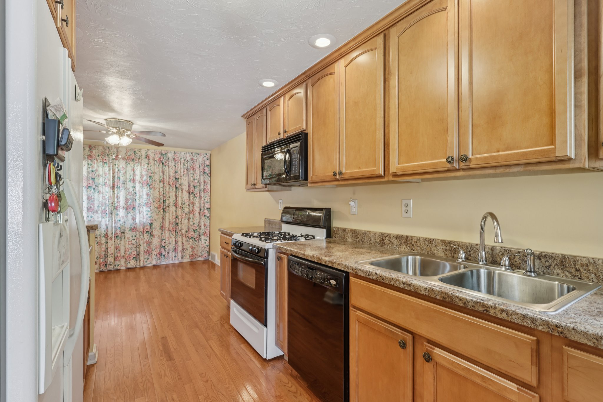 Meadow Ln-S2207-009.jpg