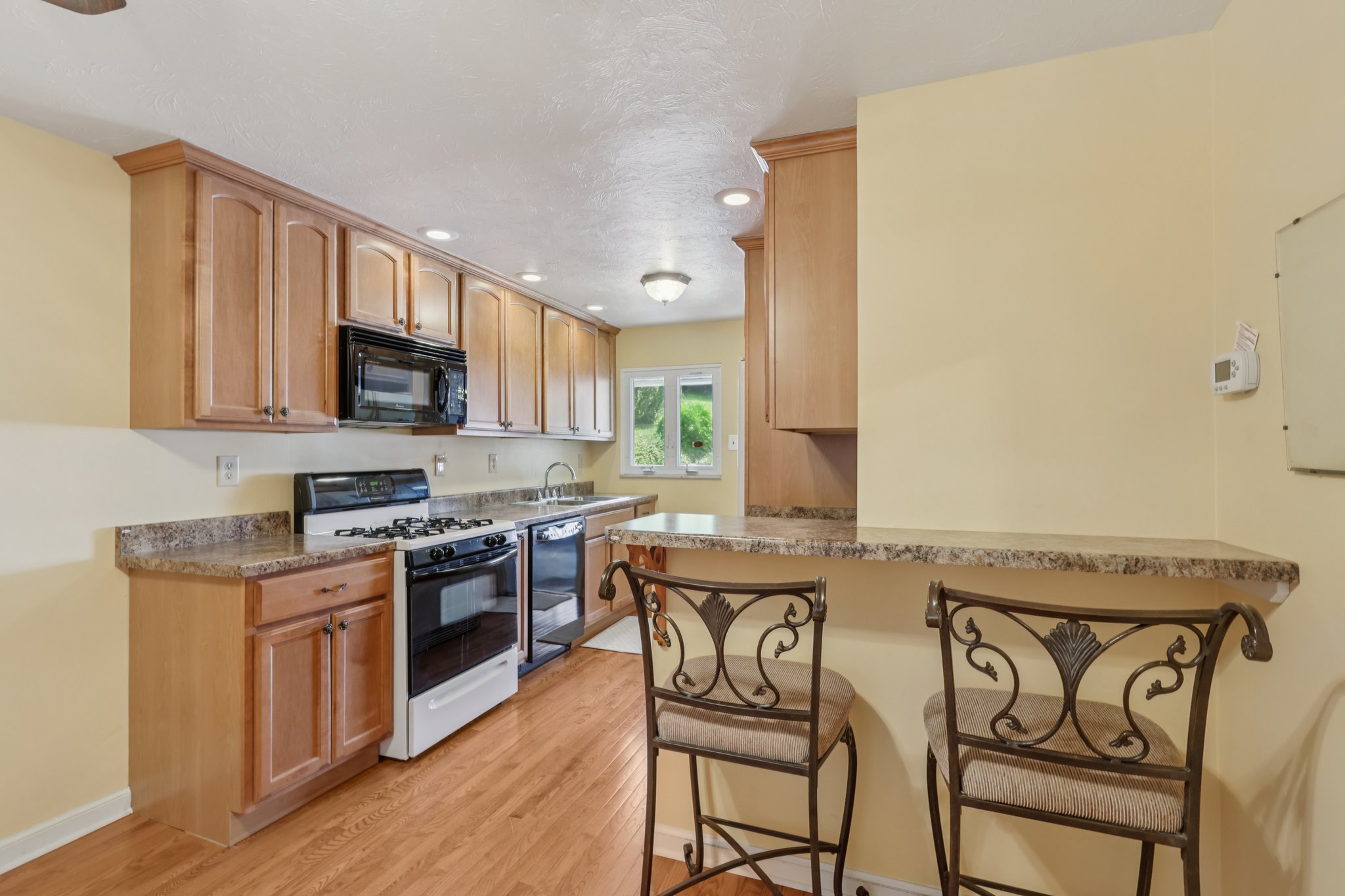 Meadow Ln-S2207-012.jpg