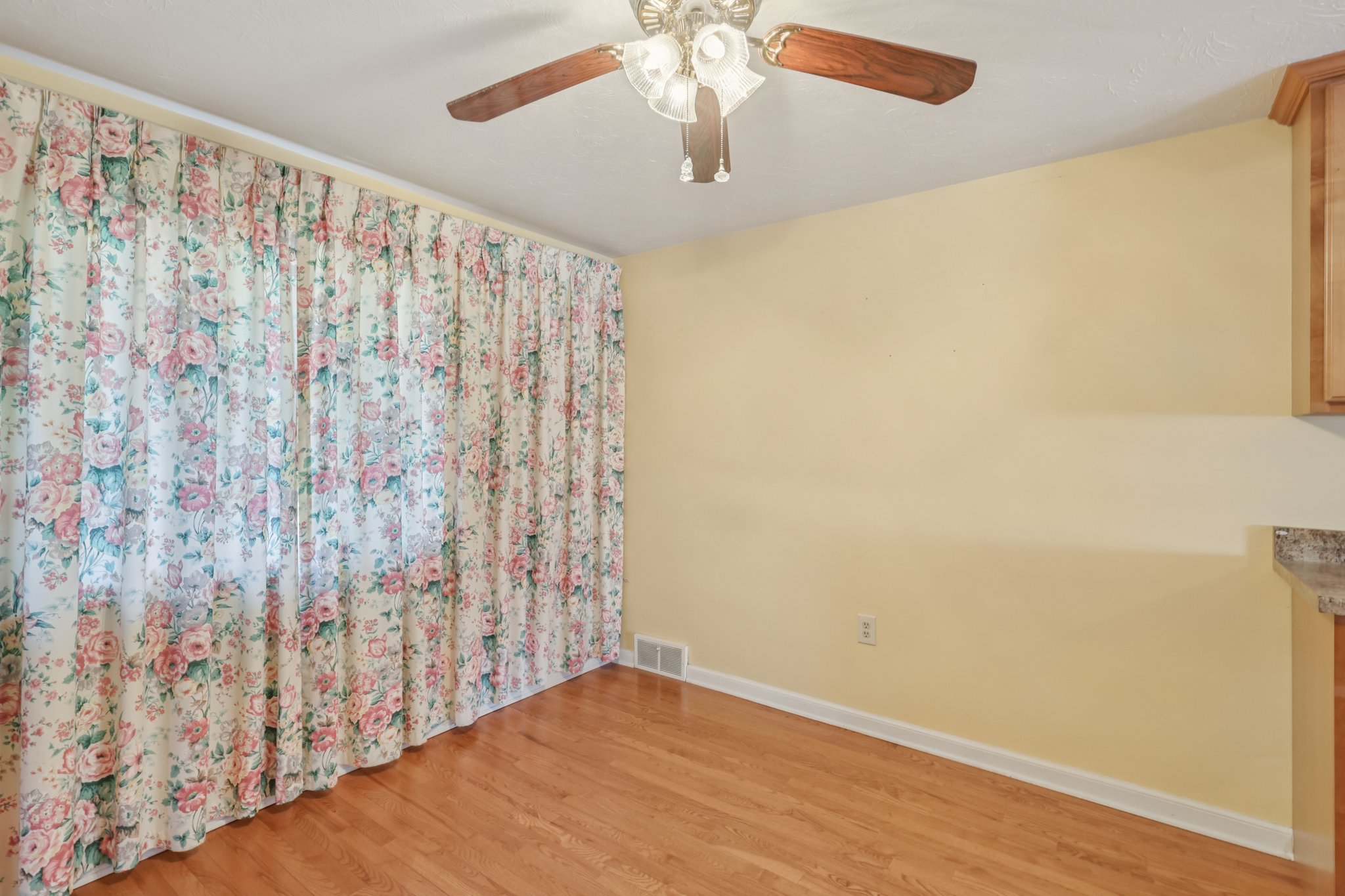 Meadow Ln-S2207-014.jpg