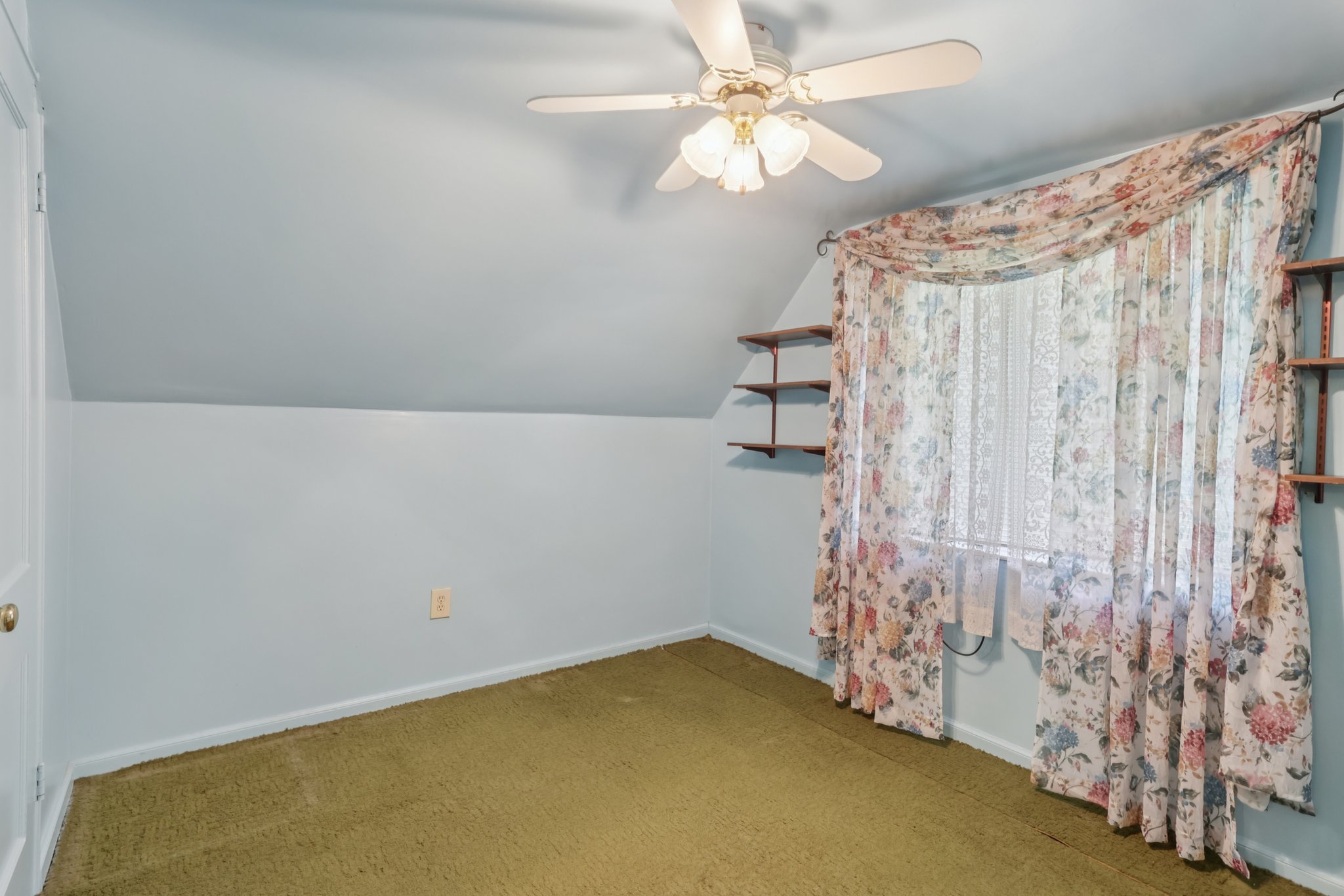 Meadow Ln-S2207-021.jpg