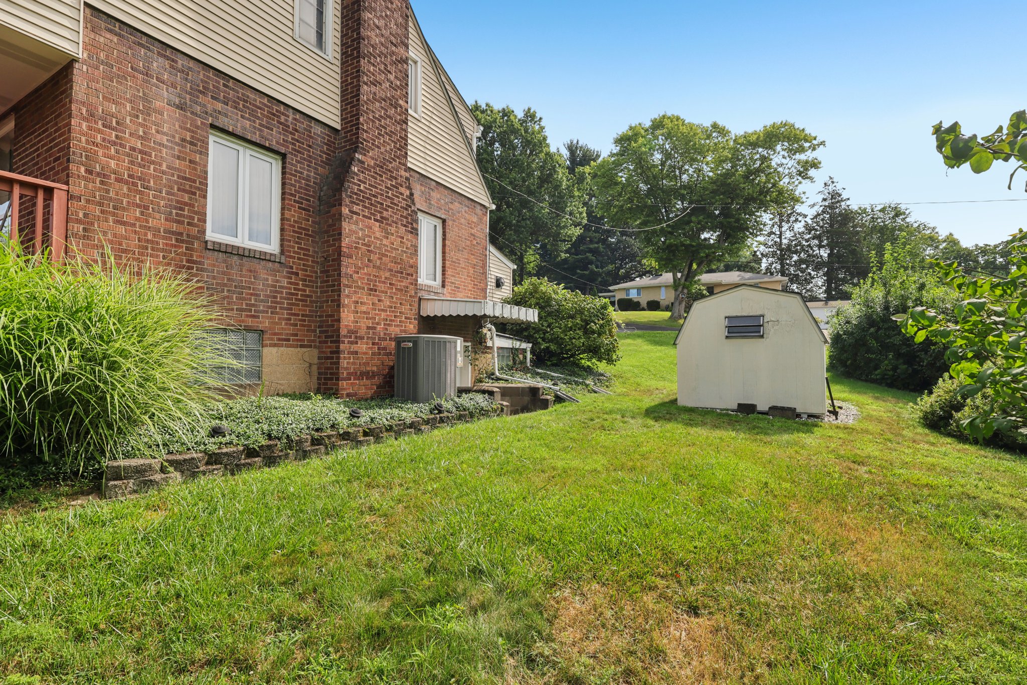 Meadow Ln-S2207-030.jpg