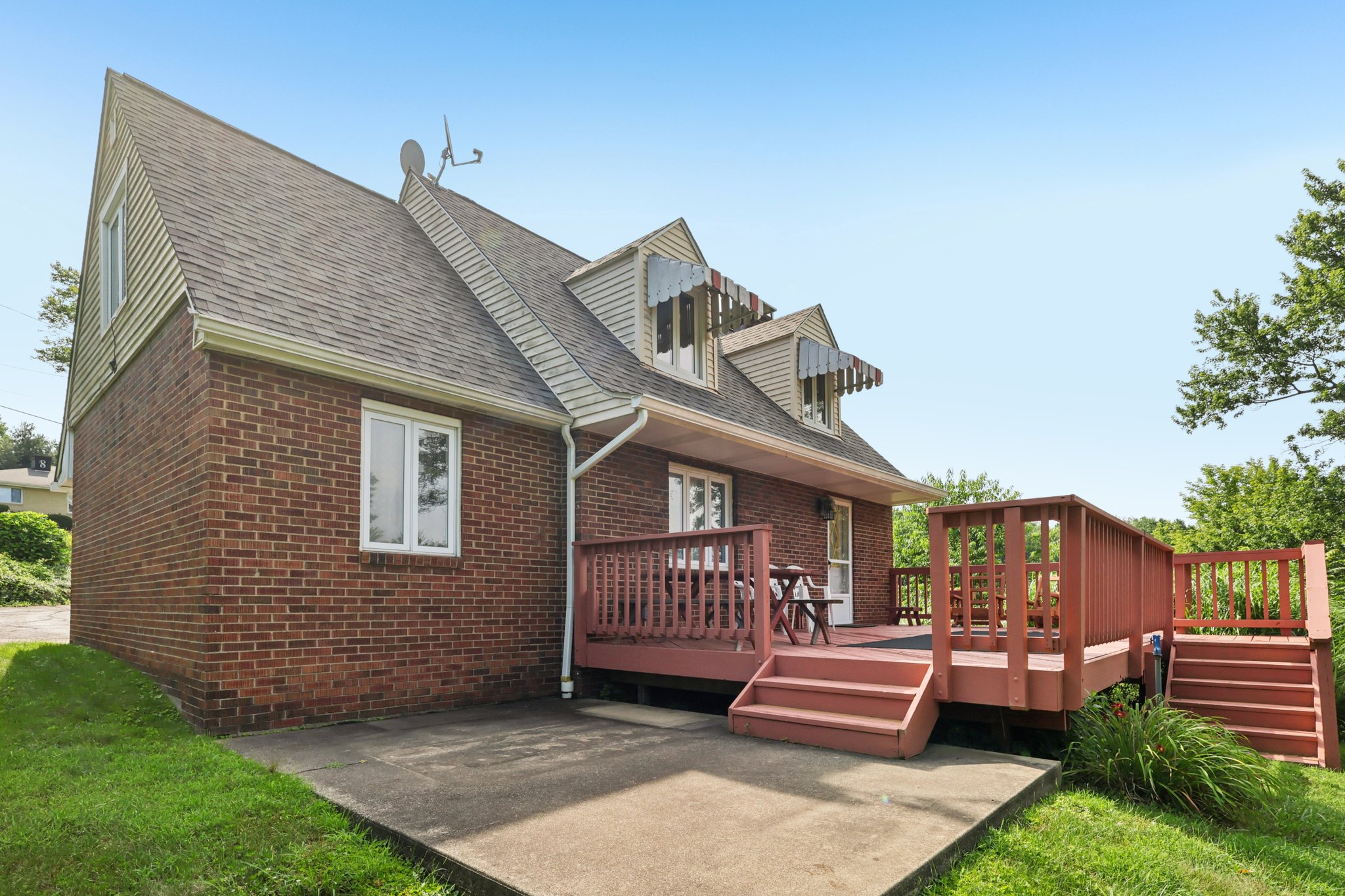 Meadow Ln-S2207-031.jpg