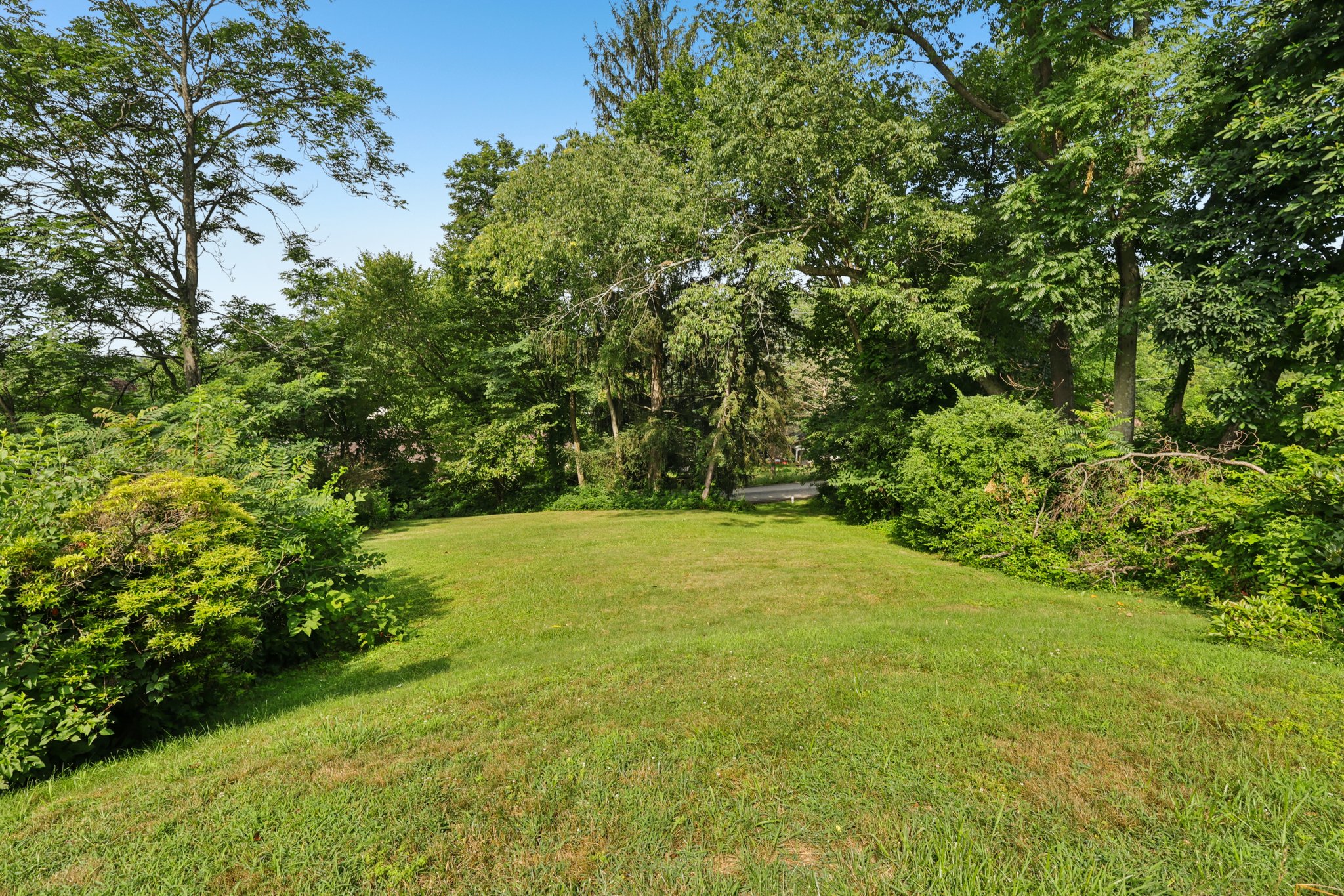Meadow Ln-S2207-035.jpg