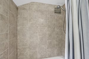 Meadow Ln-S2207-025.jpg