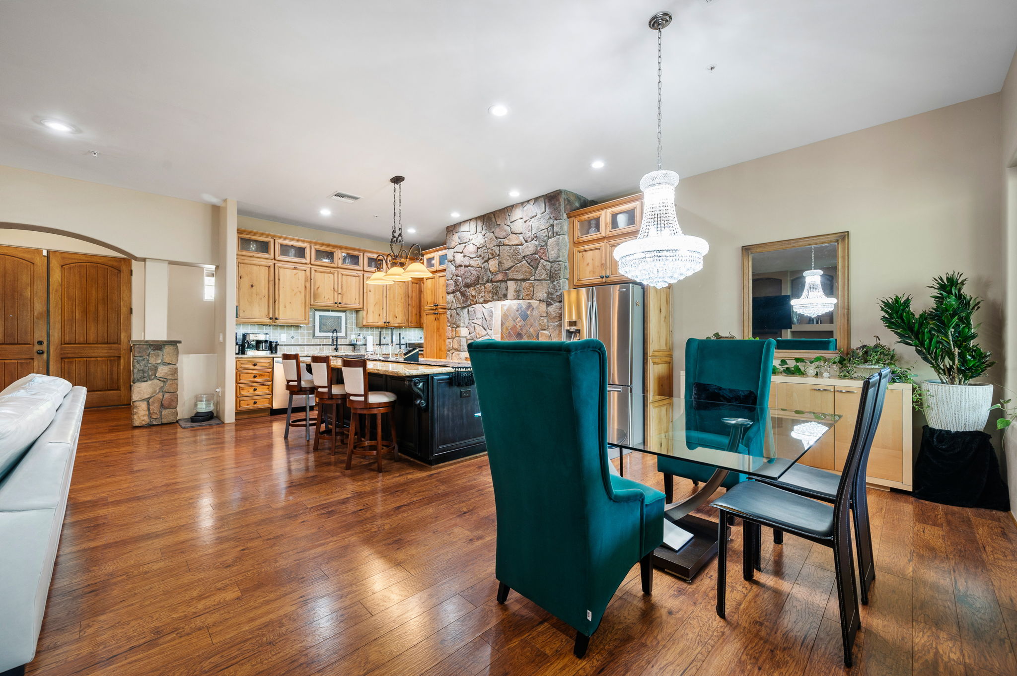 Main Level Kitchen and Dining Area