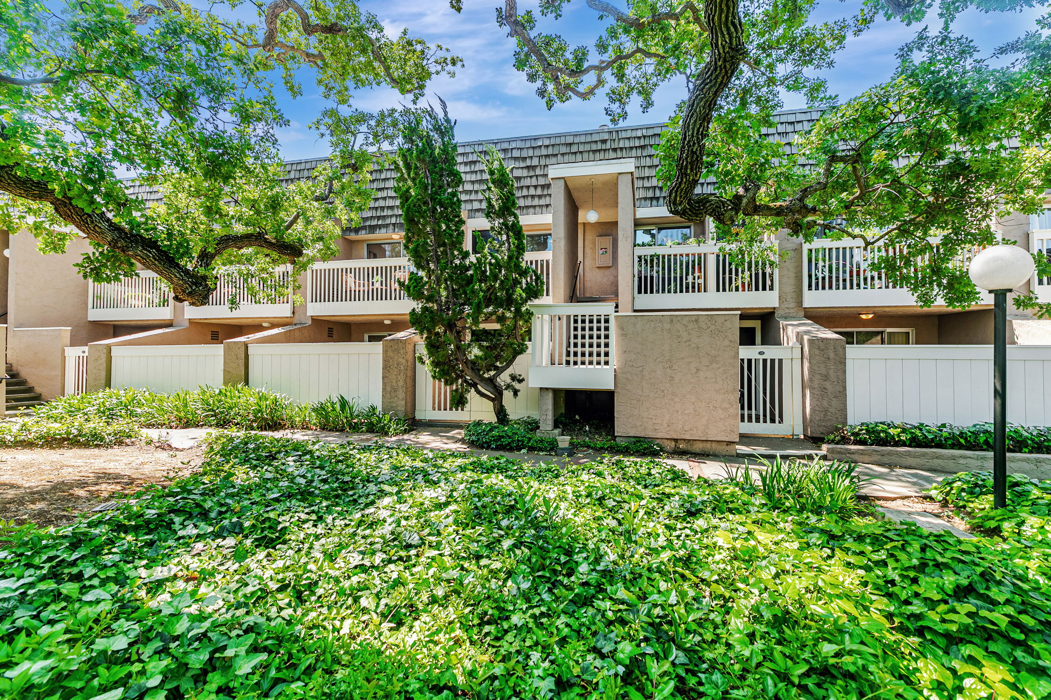 003_ 675 Sharon Park Dr 231