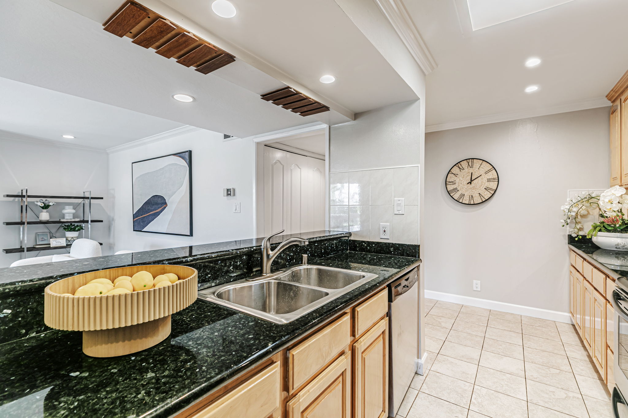 016_ 675 Sharon Park Dr 231