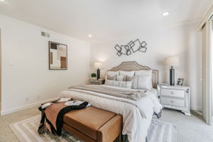 025_ 675 Sharon Park Dr 231