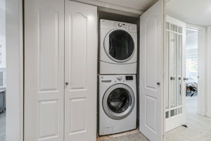 030_ 675 Sharon Park Dr 231