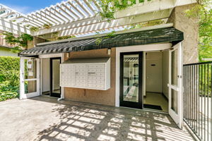 040_ 675 Sharon Park Dr 231