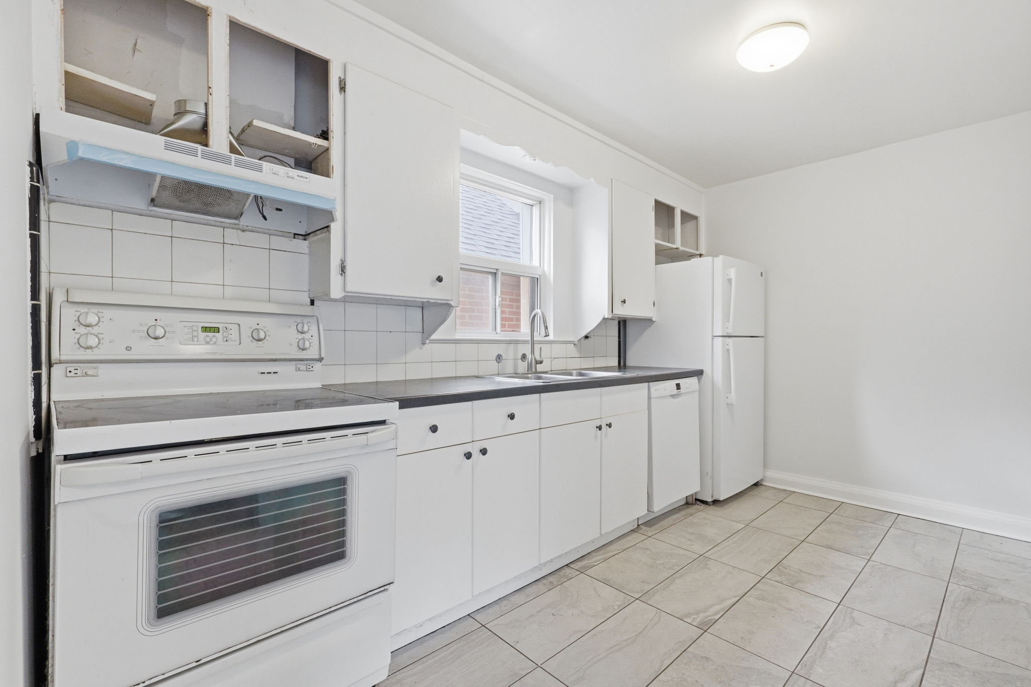 Property in Toronto — delivered property photograph 3