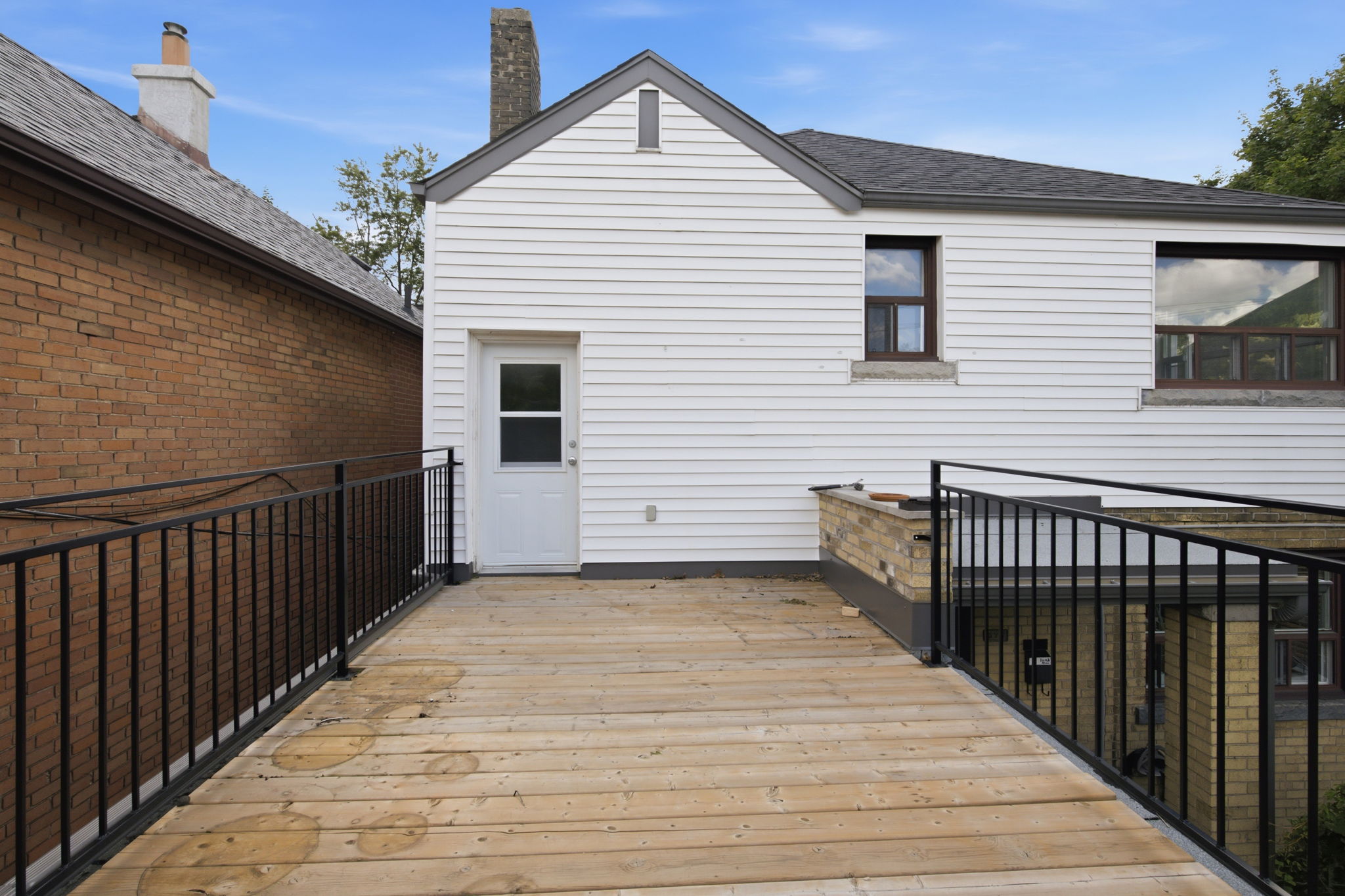 Property in Toronto — delivered property photograph 18