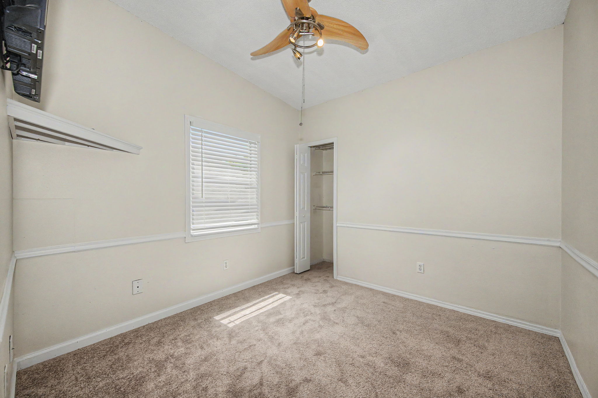Upper Level Bedroom 3a