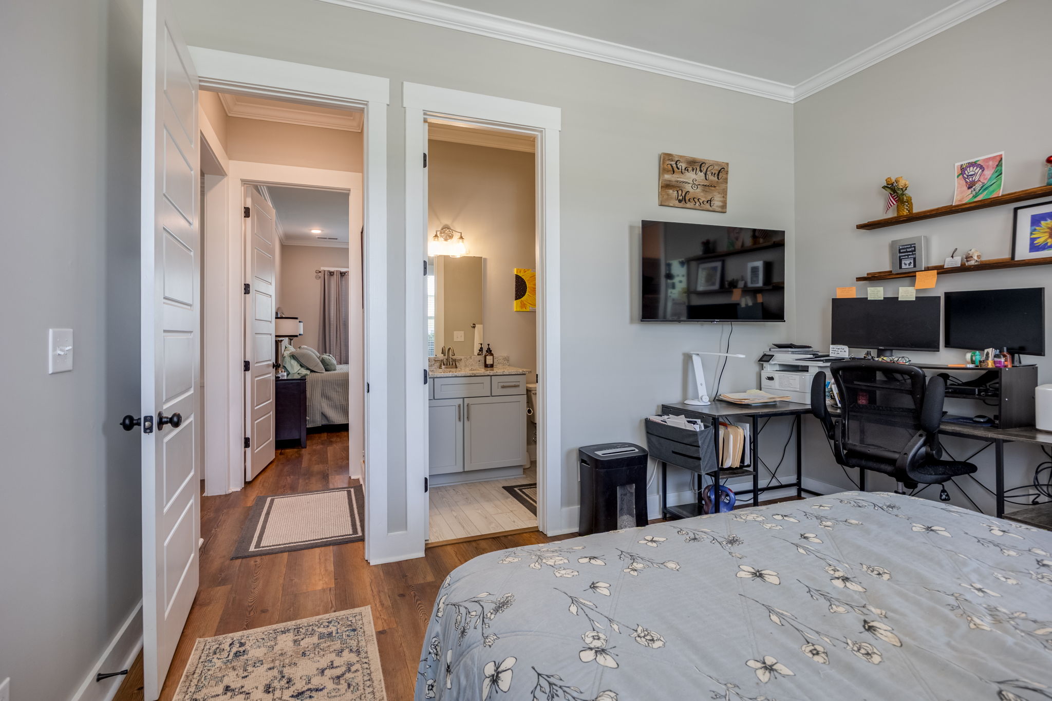  Photo 46