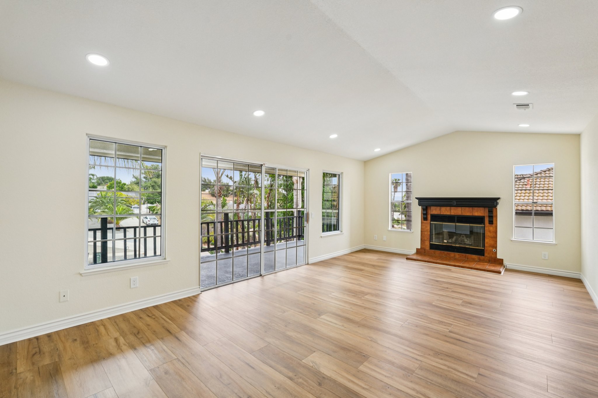 Sandy Ln-S1004-005.jpg