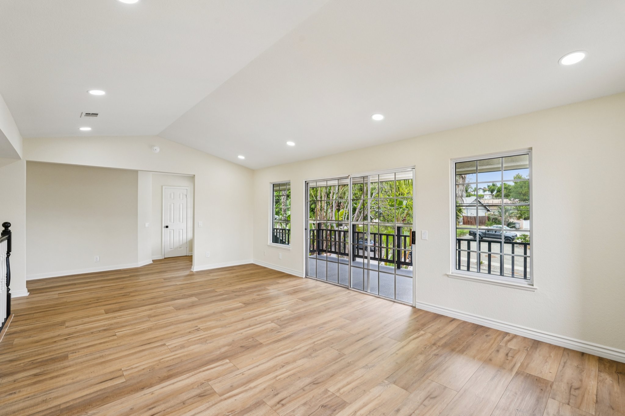 Sandy Ln-S1004-006.jpg