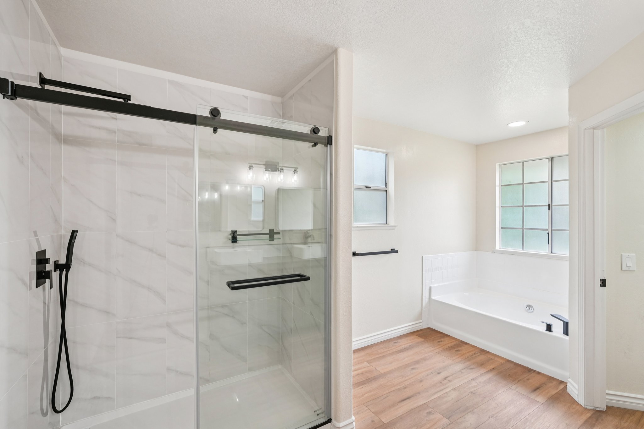 Sandy Ln-S1004-018.jpg