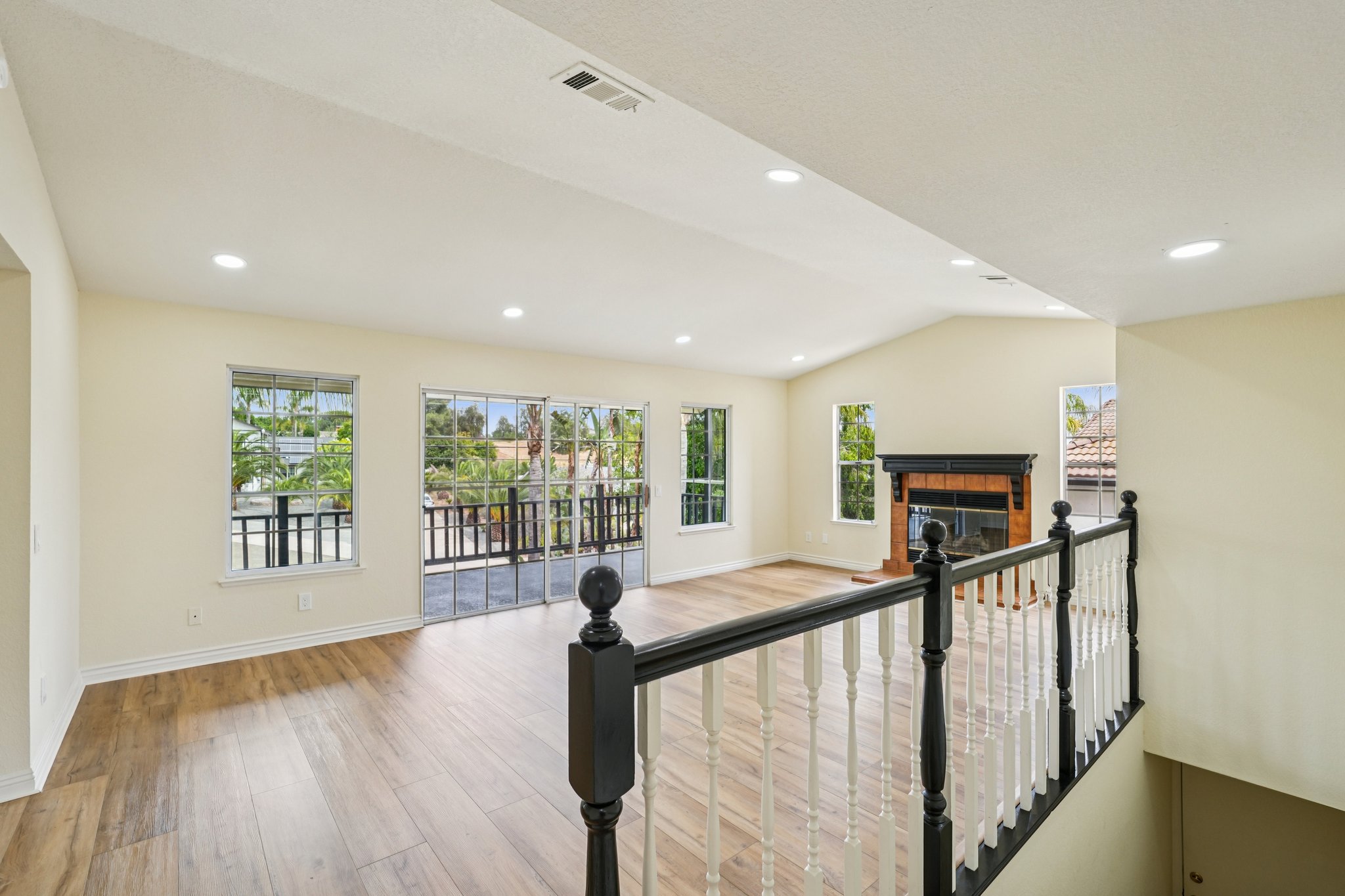 Sandy Ln-S1004-025.jpg