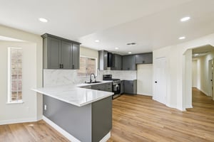 Sandy Ln-S1004-008.jpg