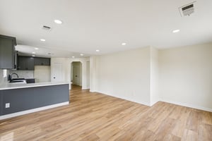 Sandy Ln-S1004-010.jpg