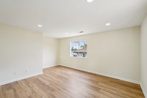 Sandy Ln-S1004-011.jpg