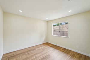 Sandy Ln-S1004-021.jpg