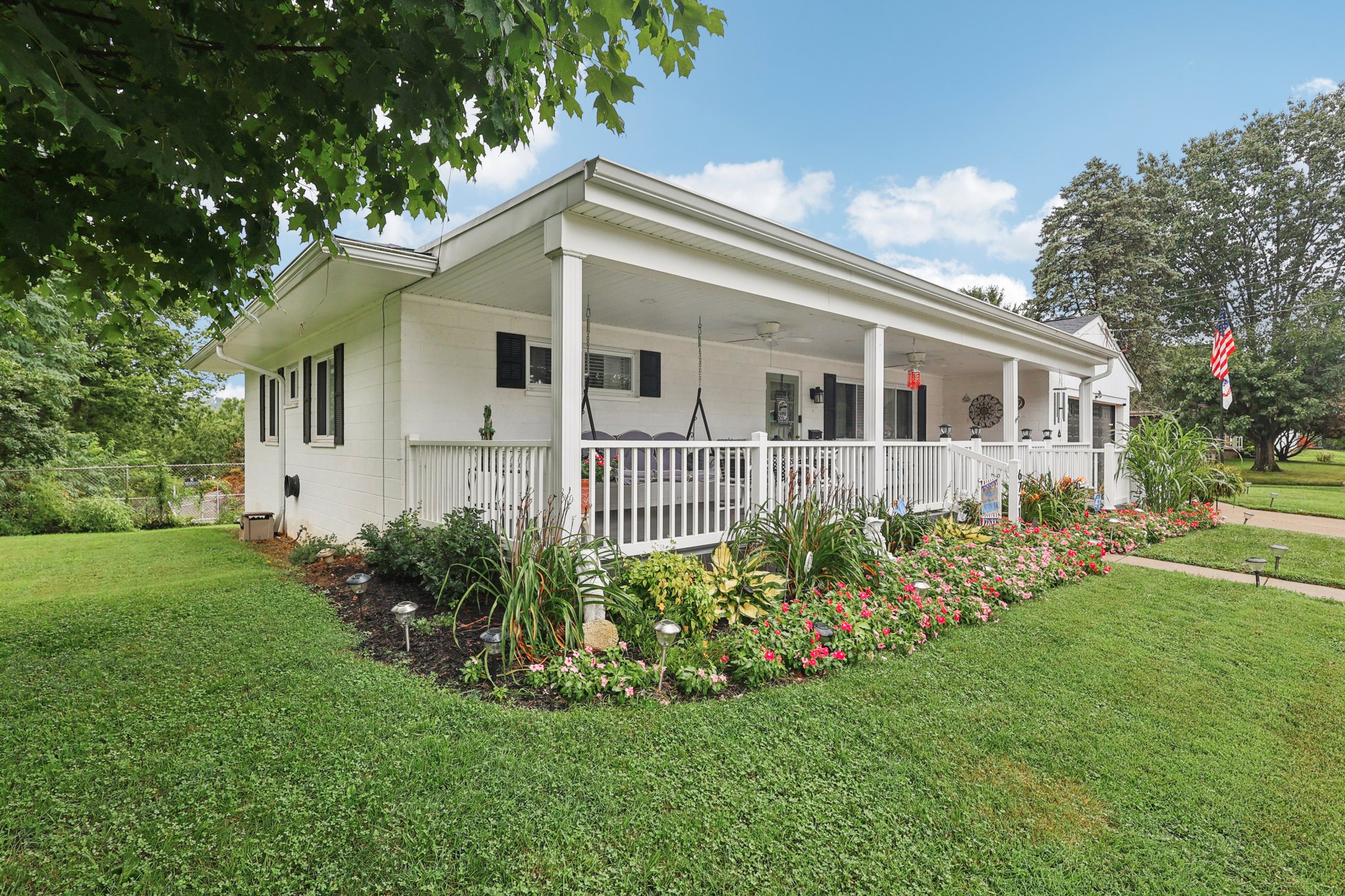 Parkland Ave-S0108-006.jpg