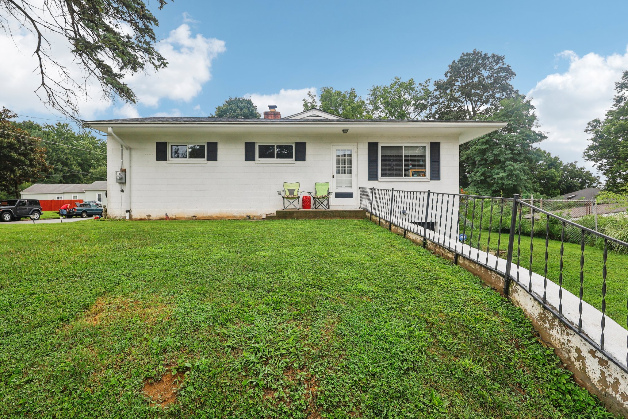 Parkland Ave-S0108-037.jpg