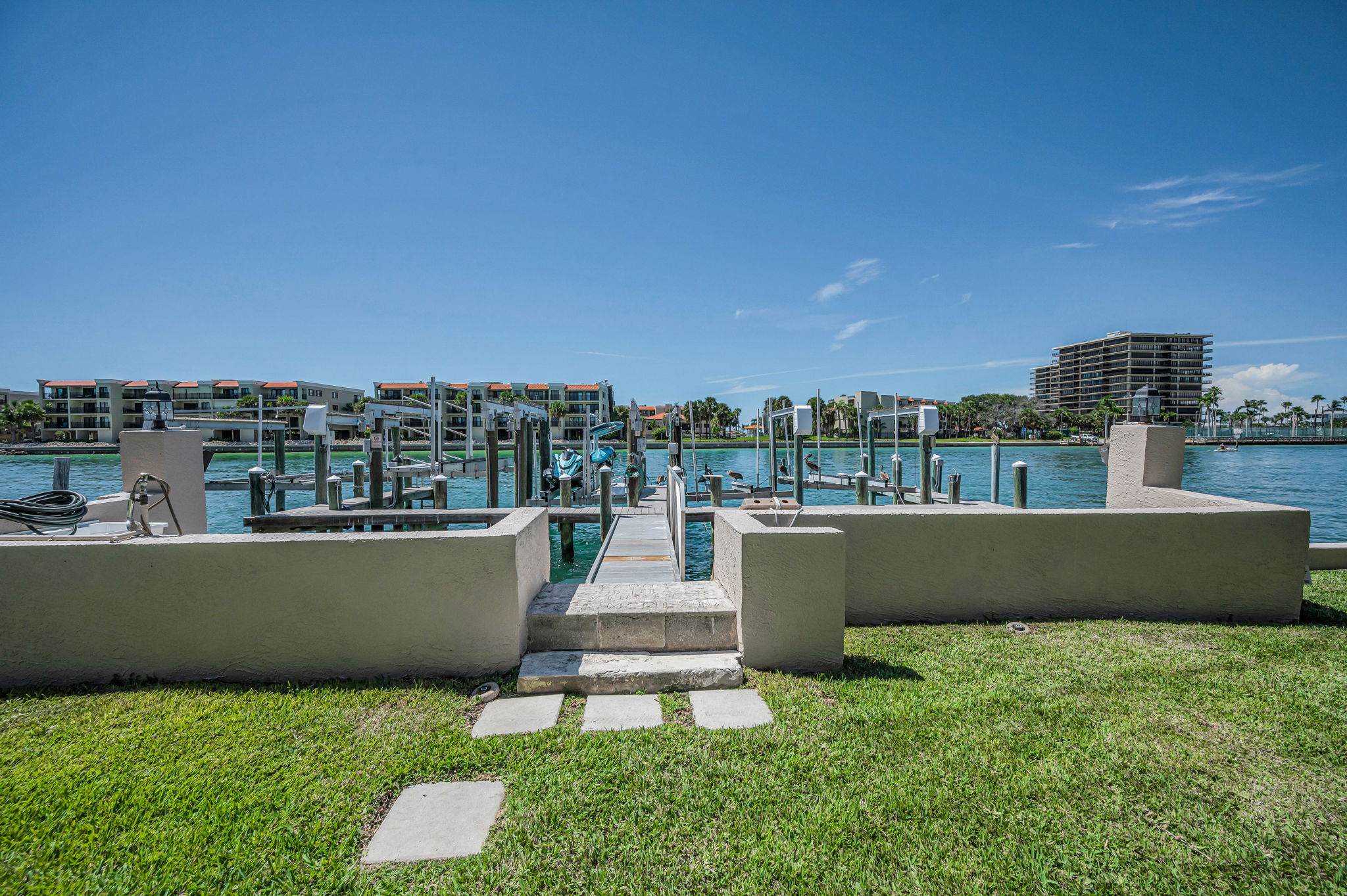 Dock1