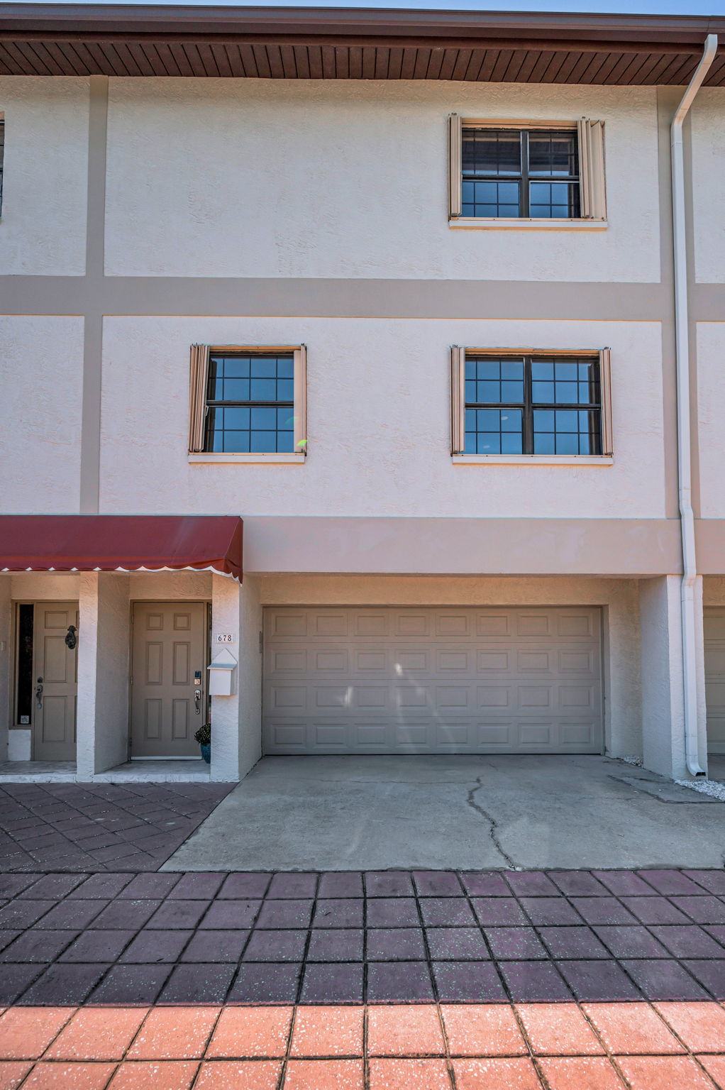 Front Exterior3
