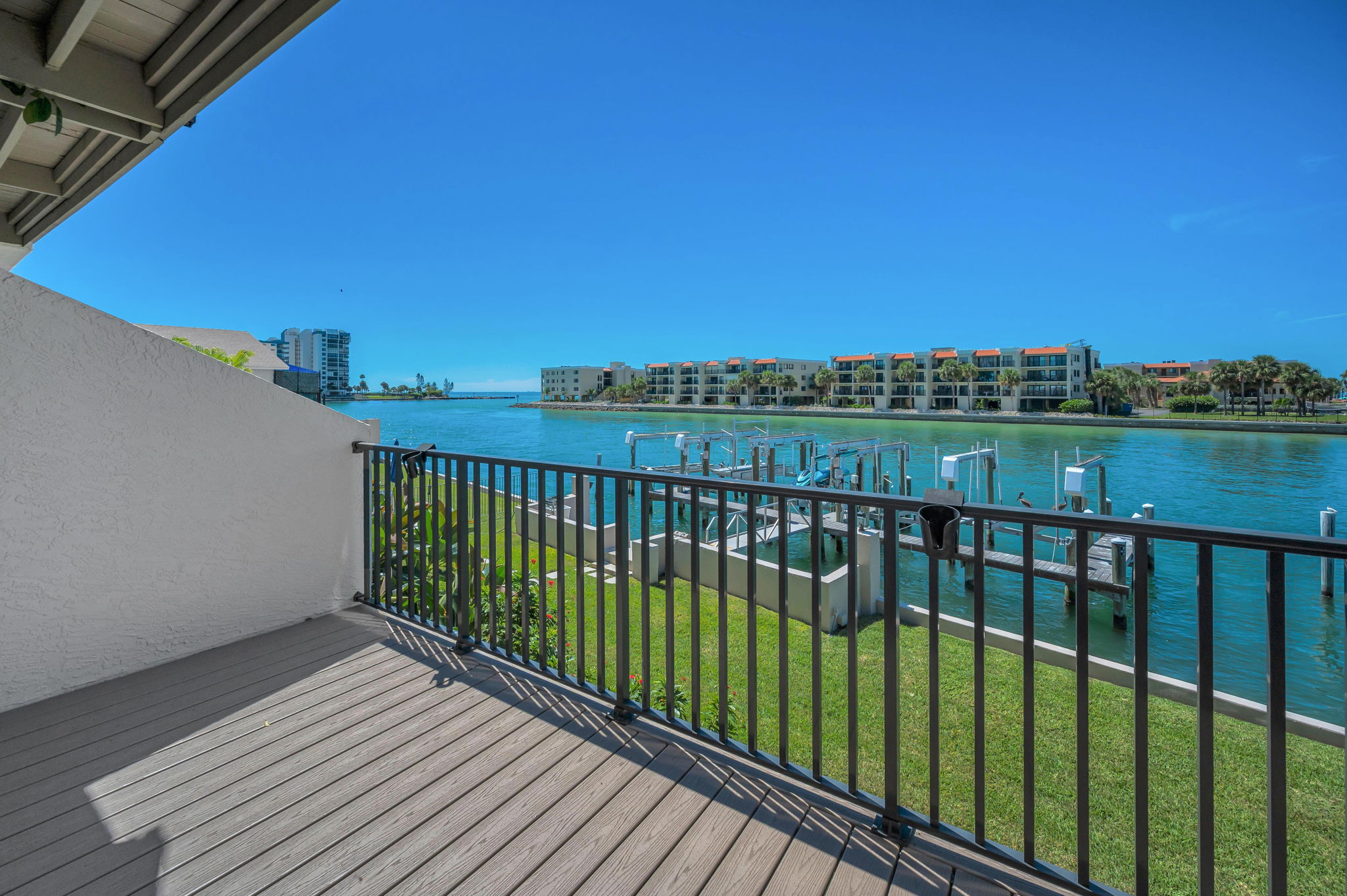 Living Room Balcony2