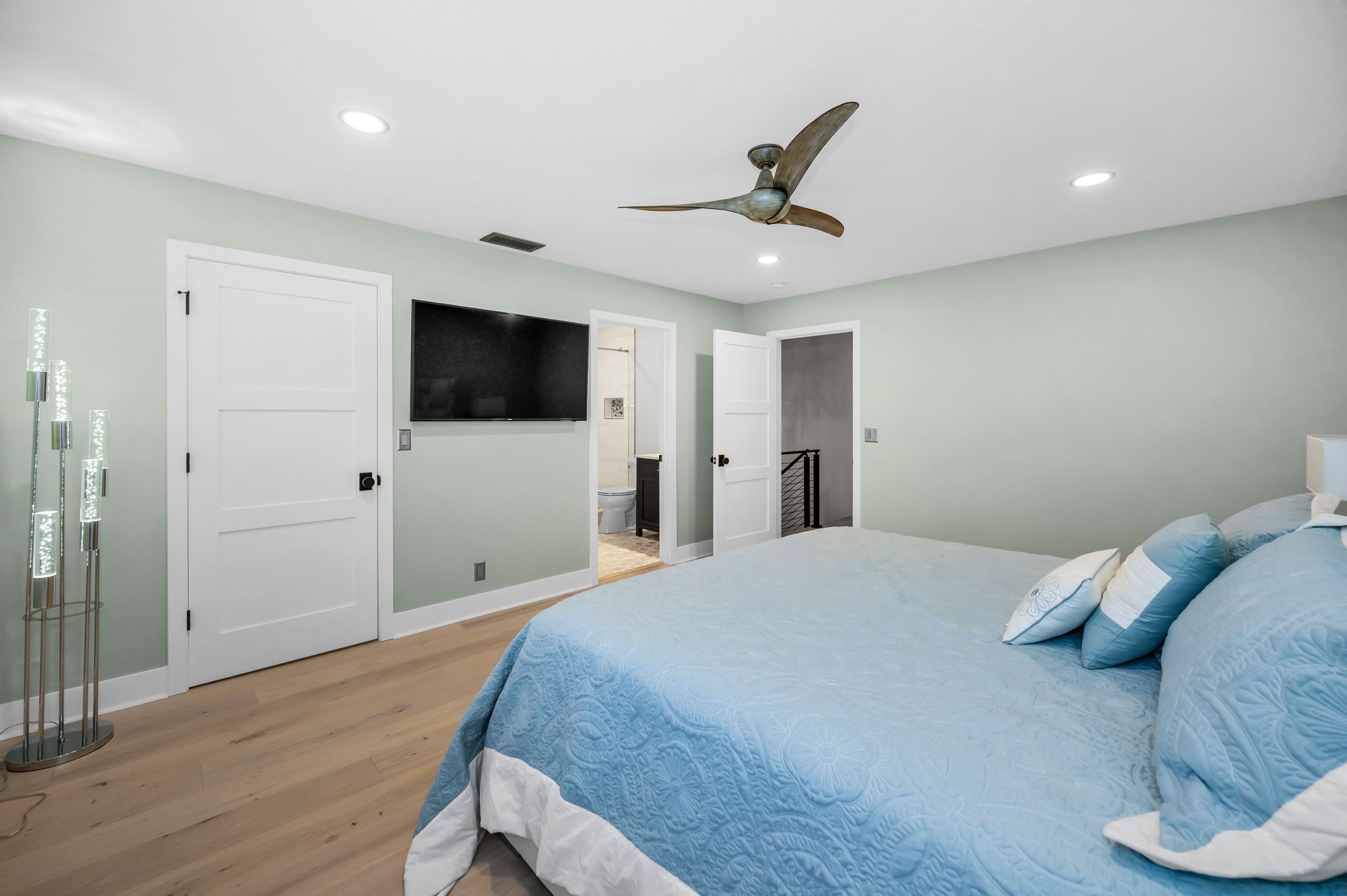 Upper Level Guest Bedroom2c