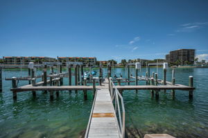 Dock2
