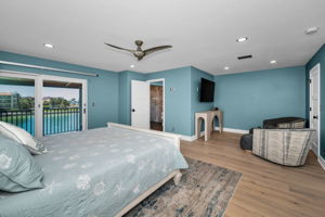 Upper Level Primary Bedroom1b